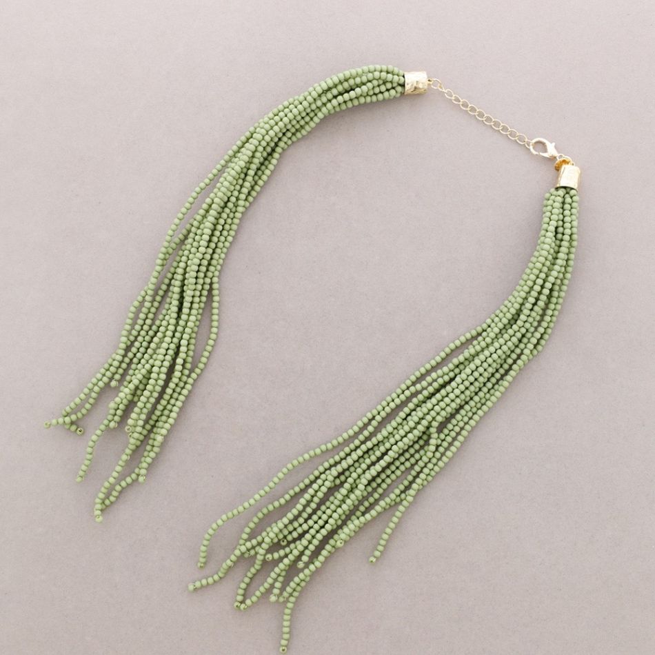 FLEXIBLE CHOKER WITH RESIN BEADS