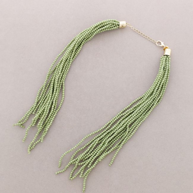 FLEXIBLE CHOKER WITH RESIN BEADS