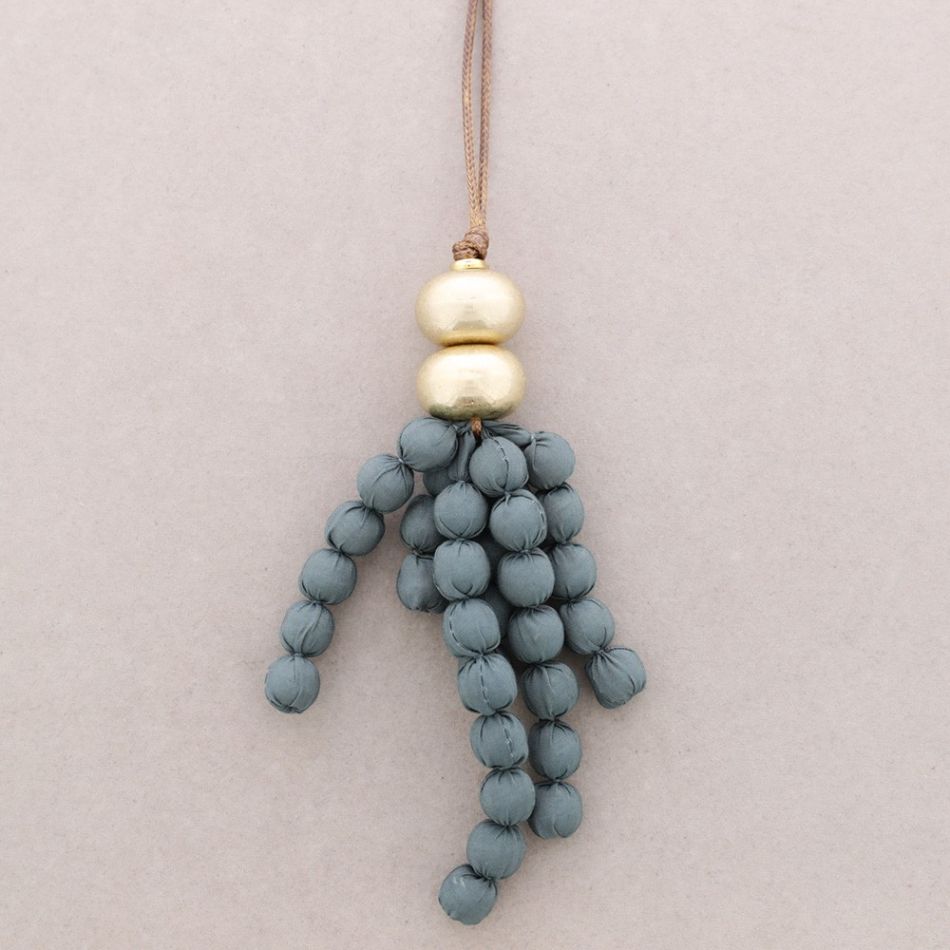 LONG NECKLACE WITH COATED BALL PENDANT