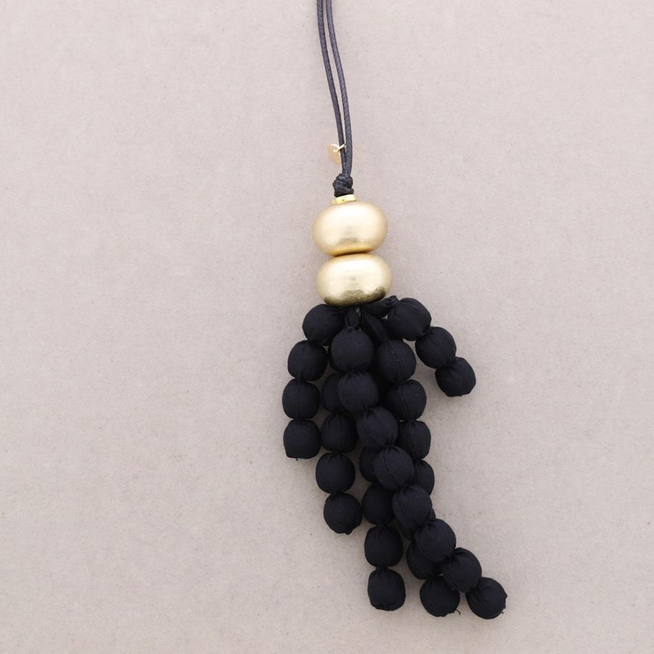 LONG NECKLACE WITH COATED BALL PENDANT