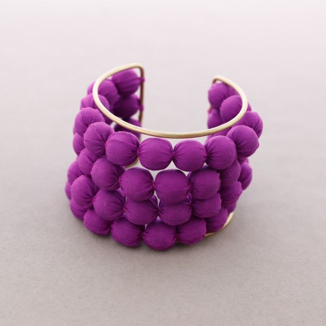 PULSERA AJUSTABLE BOLAS REVESTIDAS