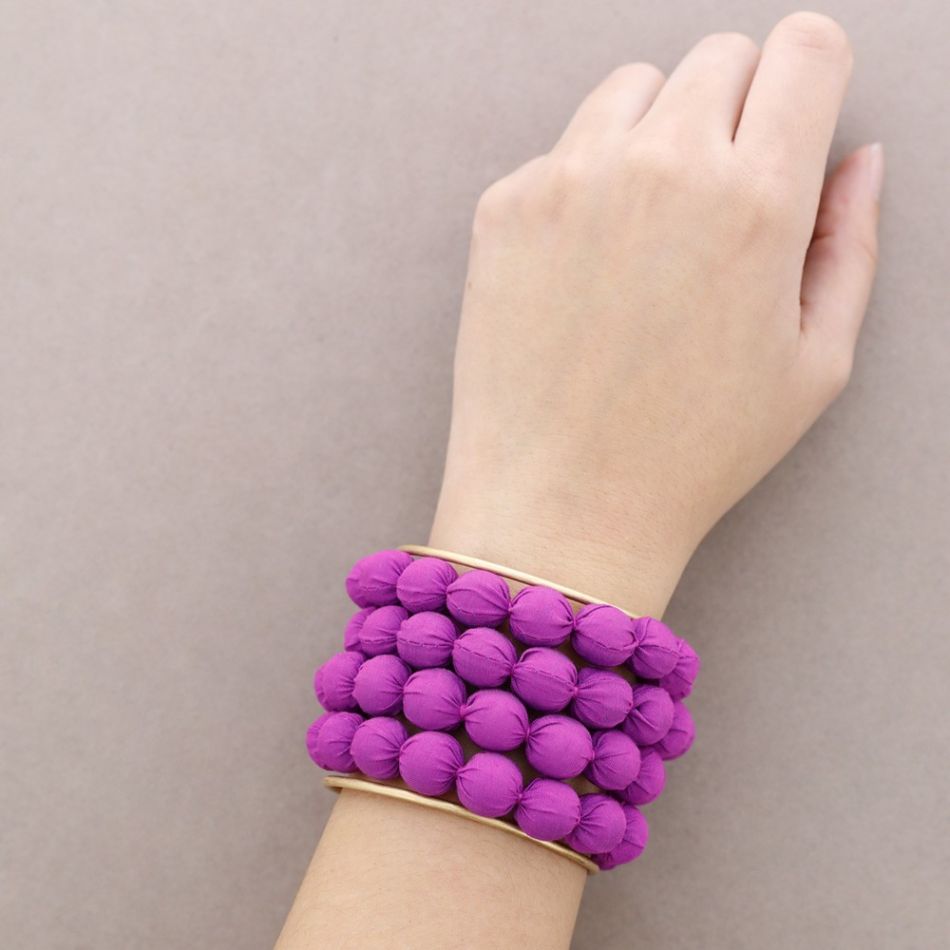 PULSERA AJUSTABLE BOLAS REVESTIDAS