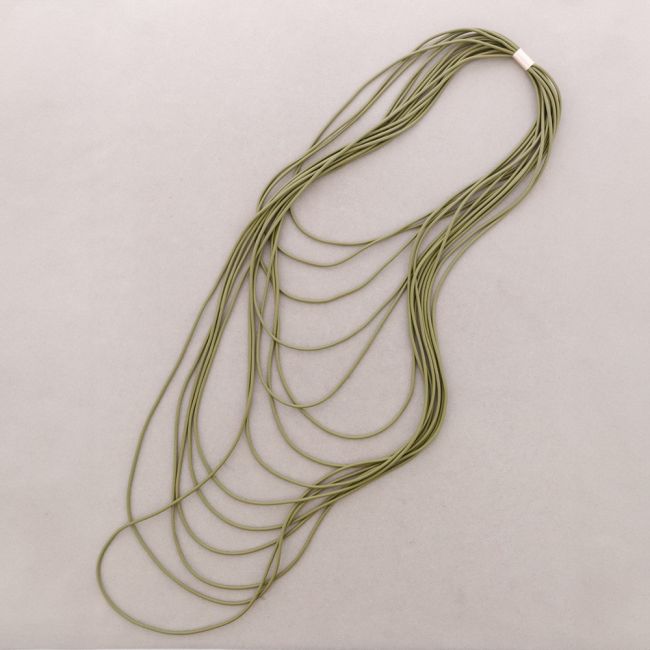 COLLAR IMÁN MULTI VUELTAS GOMA