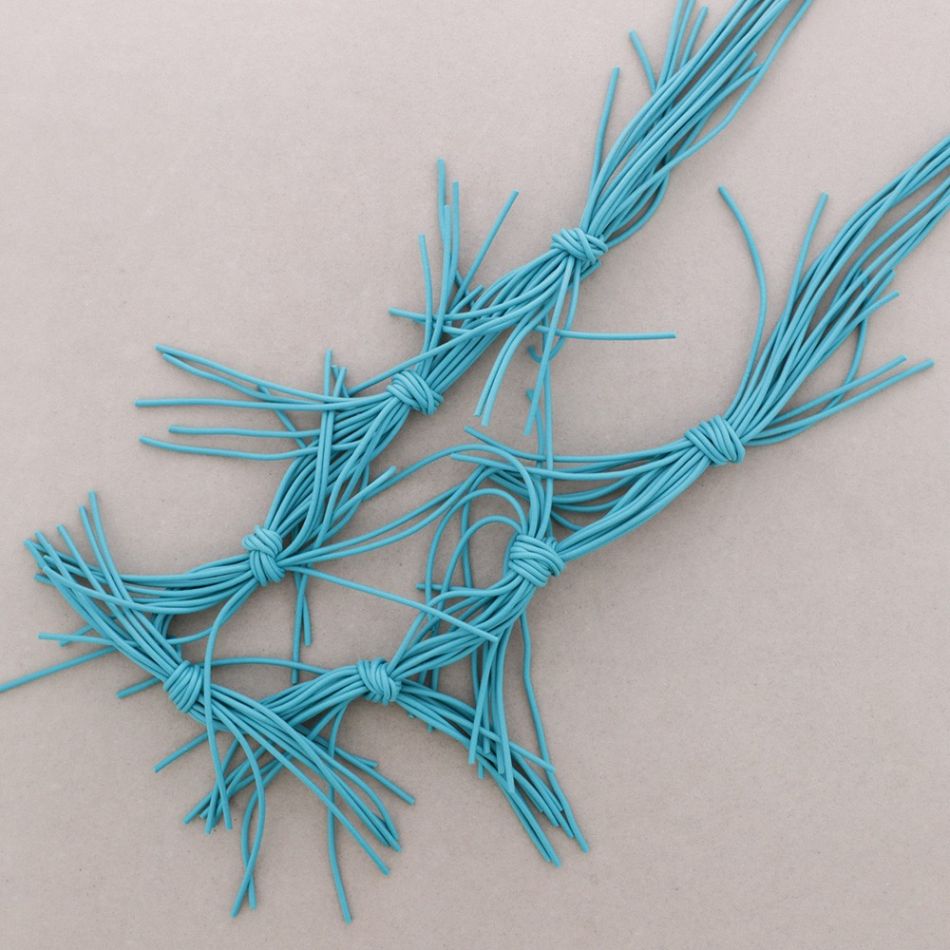 LONG NECKLACE WITH MULTI-KNOT RUBBER