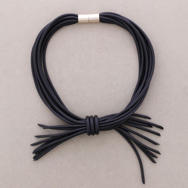 CROSSED RUBBER MAGNET CHOKER