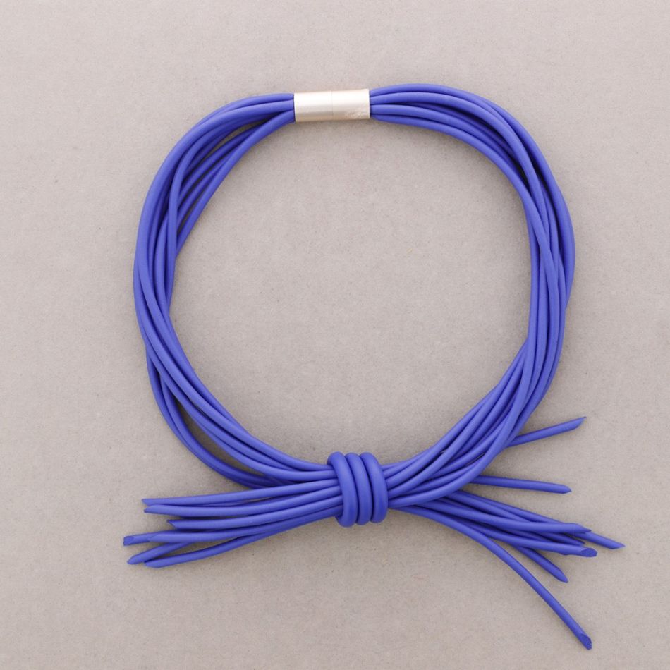 CROSSED RUBBER MAGNET CHOKER