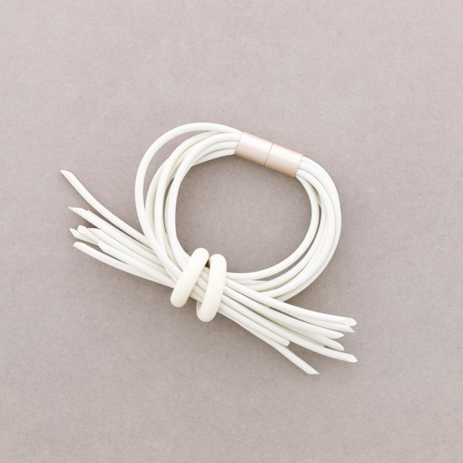 CROSSED RUBBER MAGNET BRACELET