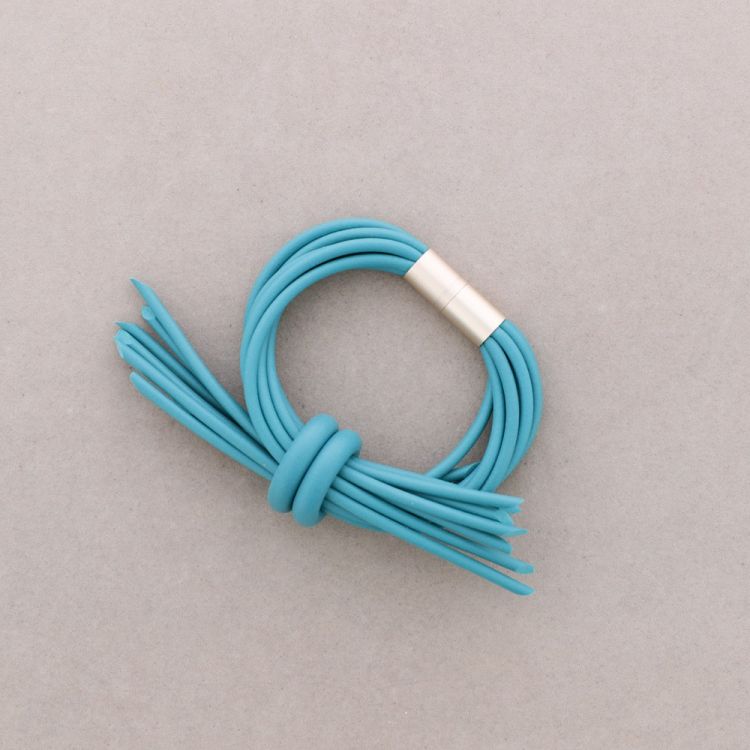 CROSSED RUBBER MAGNET BRACELET