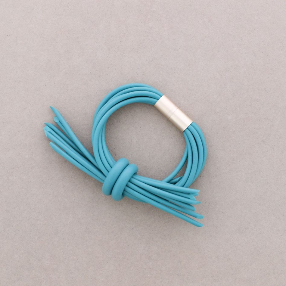 CROSSED RUBBER MAGNET BRACELET