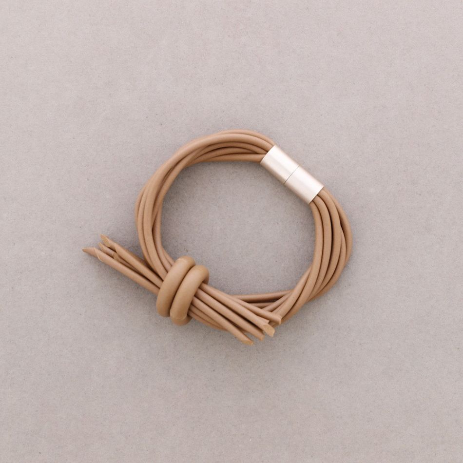 CROSSED RUBBER MAGNET BRACELET
