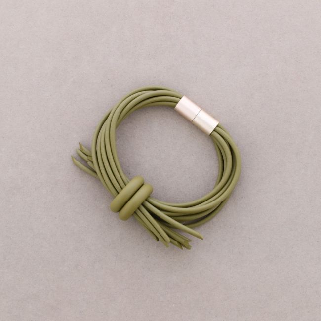CROSSED RUBBER MAGNET BRACELET