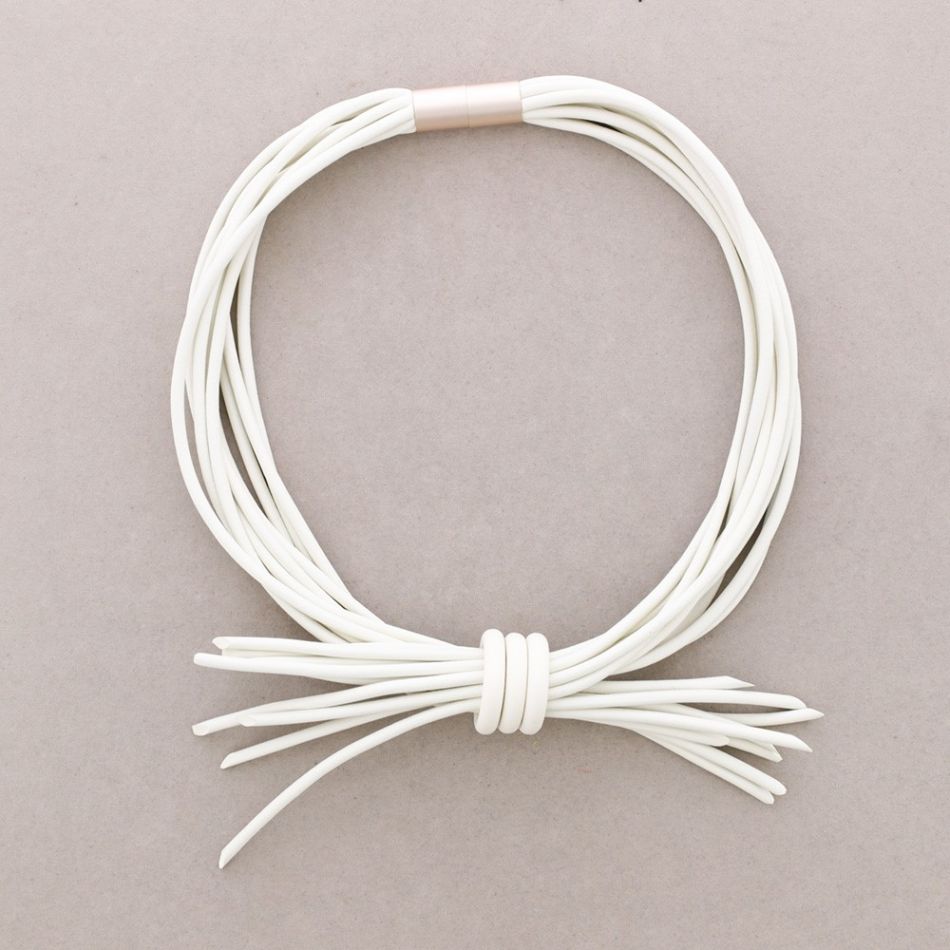 CROSSED RUBBER MAGNET CHOKER