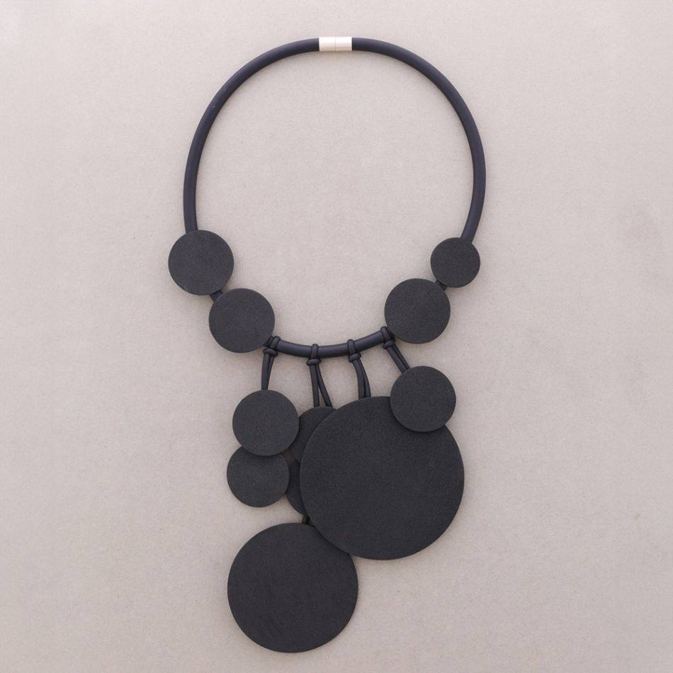 NECKLACE MAGNET RUBBER FRINGE MEDALS FOAMY
