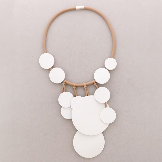 NECKLACE MAGNET RUBBER FRINGE MEDALS FOAMY