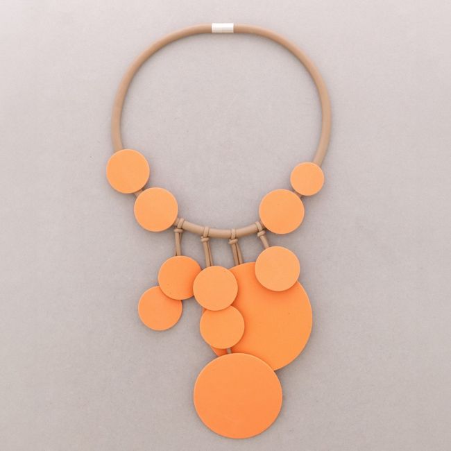 NECKLACE MAGNET RUBBER FRINGE MEDALS FOAMY