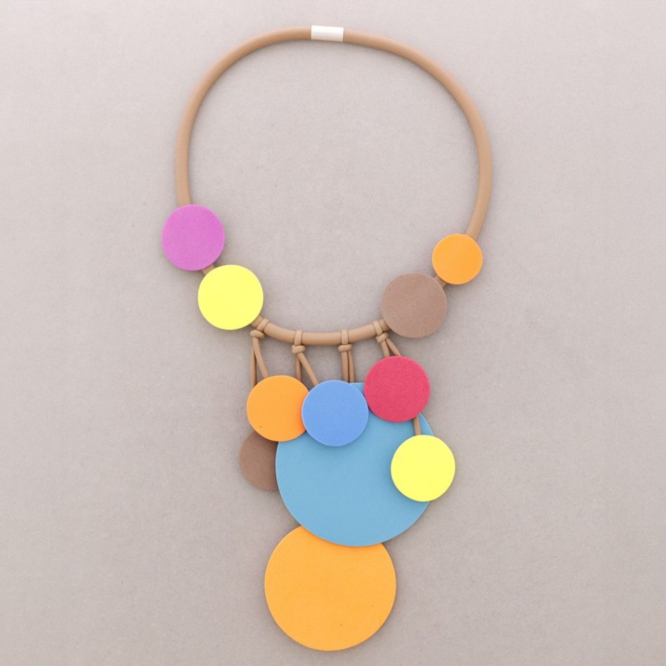 NECKLACE MAGNET RUBBER FRINGE MEDALS FOAMY