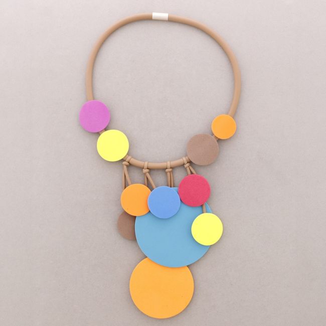 NECKLACE MAGNET RUBBER FRINGE MEDALS FOAMY