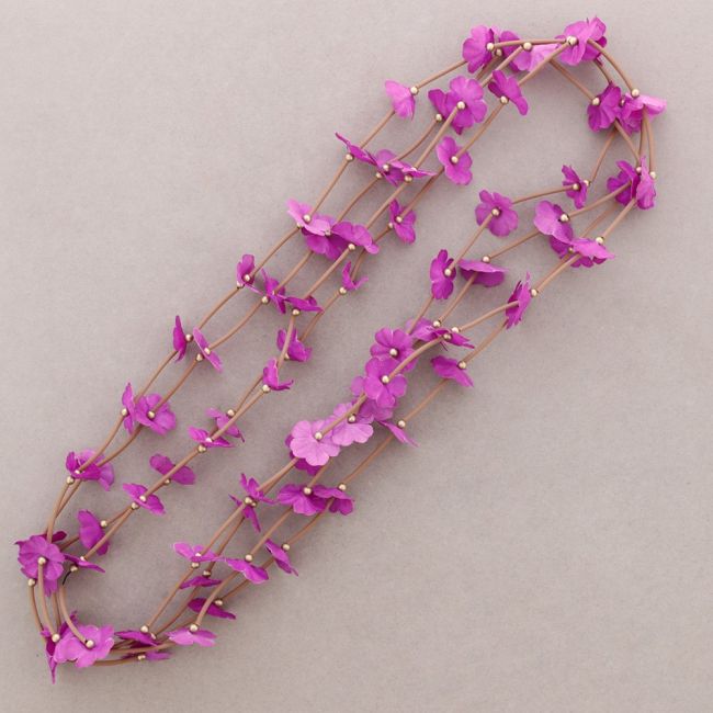 LONG RUBBER FABRIC FLOWER NECKLACE