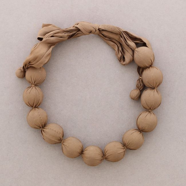 COATED BALL CHOKER
