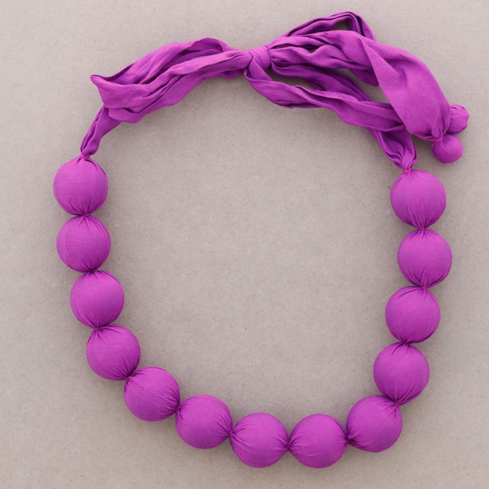 COATED BALL CHOKER