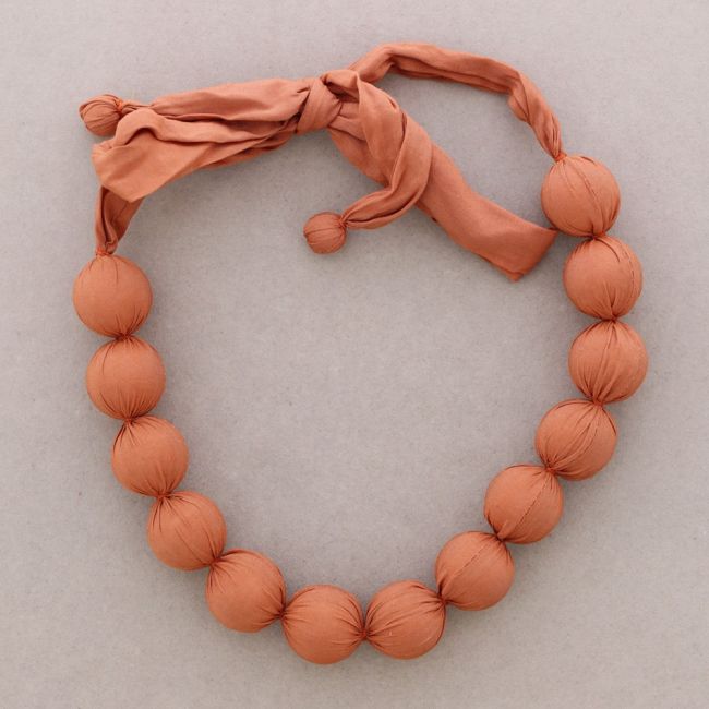 COATED BALL CHOKER