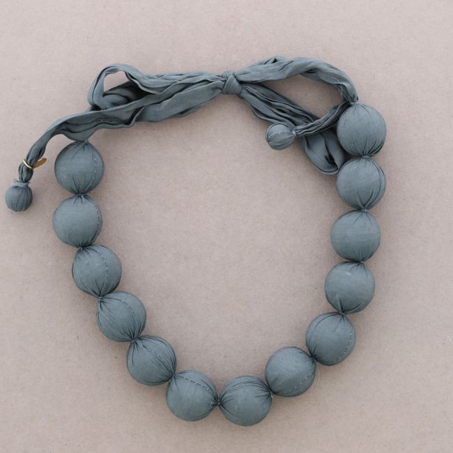 COATED BALL CHOKER