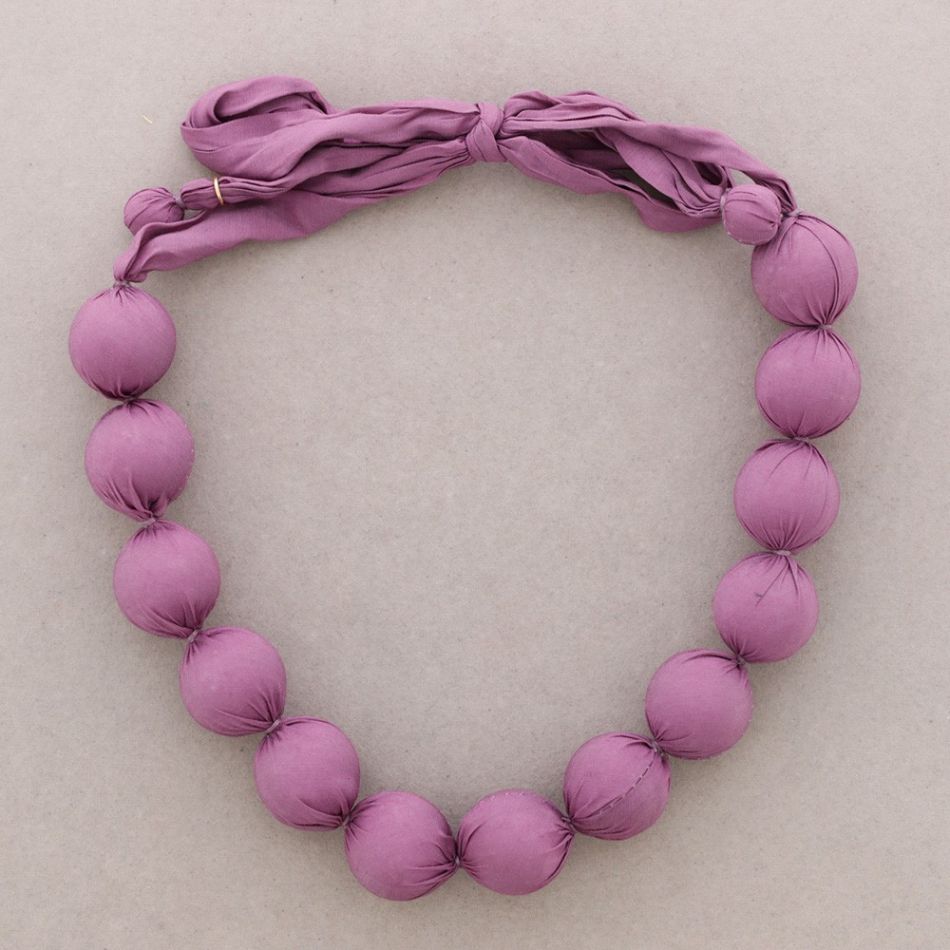 COATED BALL CHOKER