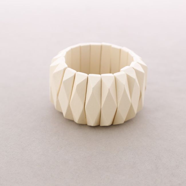 ELASTIC BRACELET WITH WOODEN BEADS