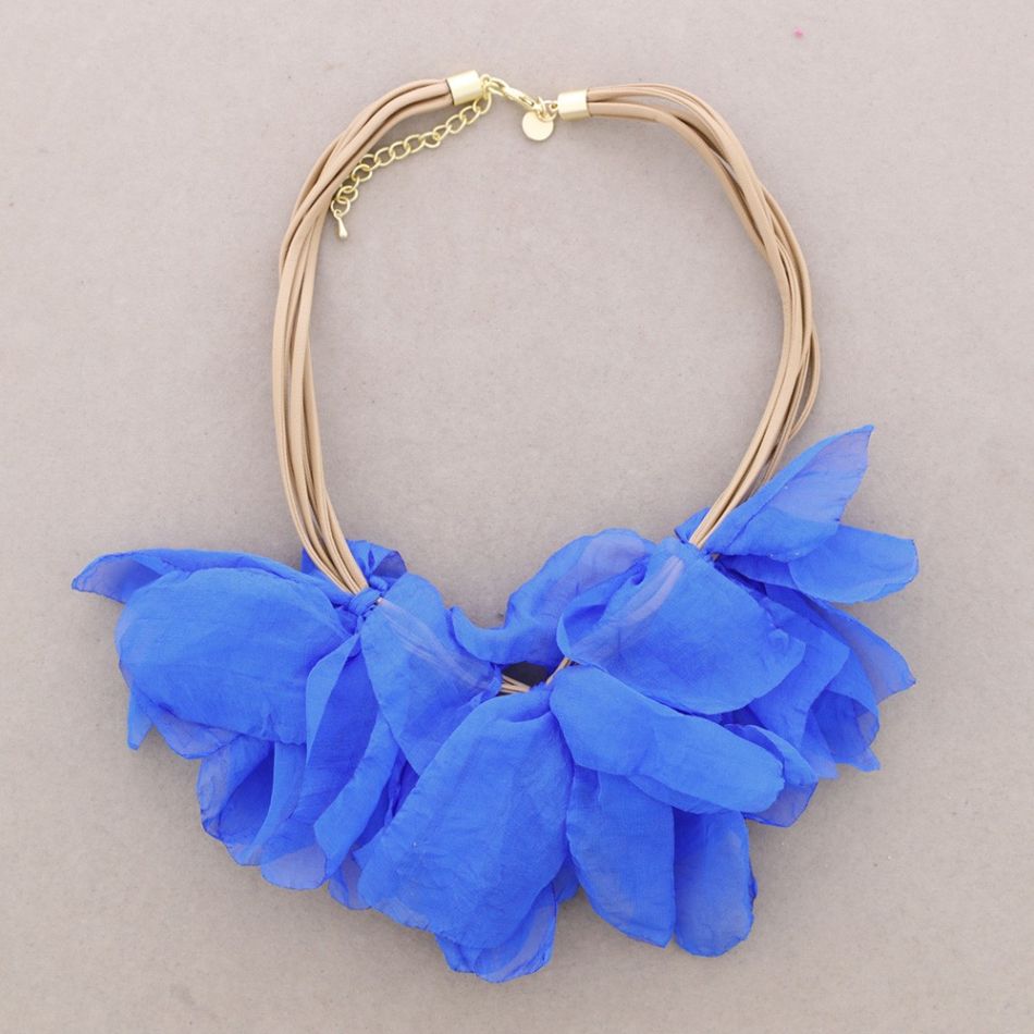 TRIPLE FABRIC FLOWER CHOKER