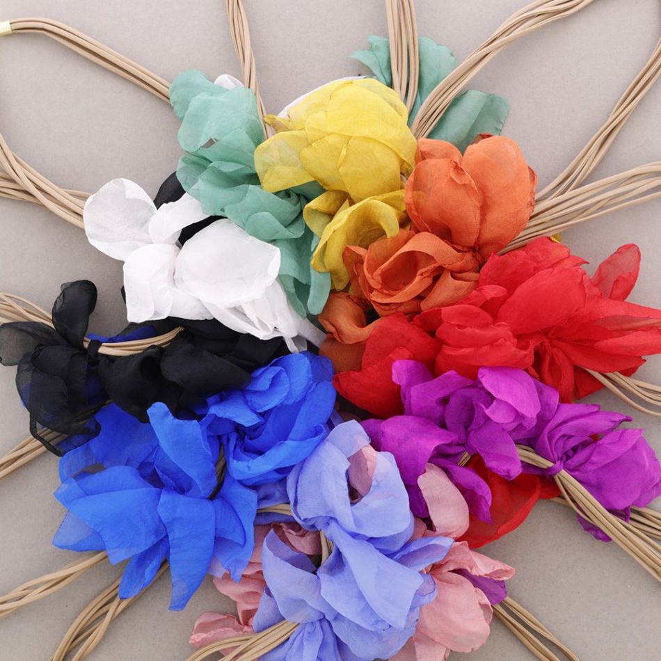 TRIPLE FABRIC FLOWER CHOKER