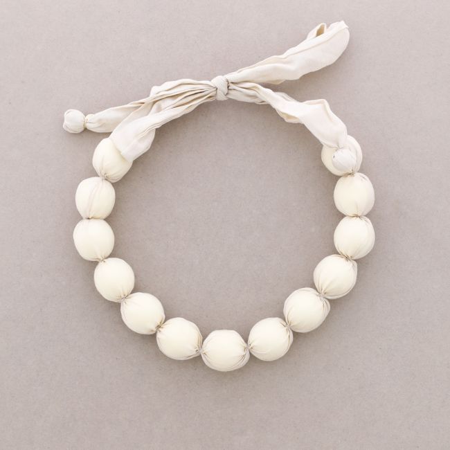 COATED BALL CHOKER