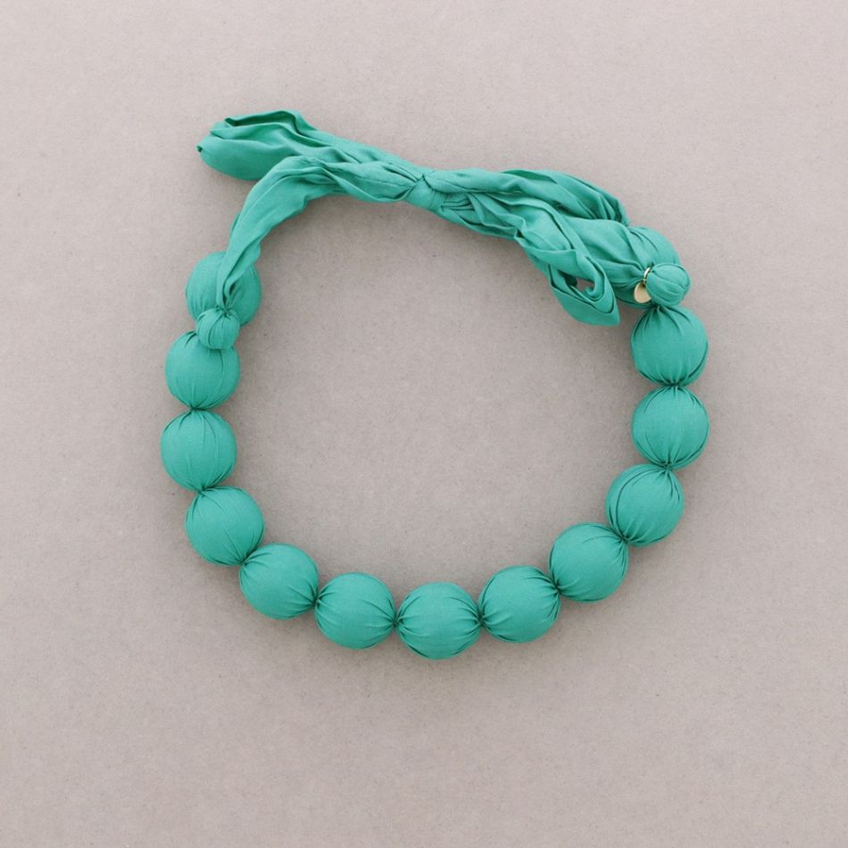 COATED BALL CHOKER