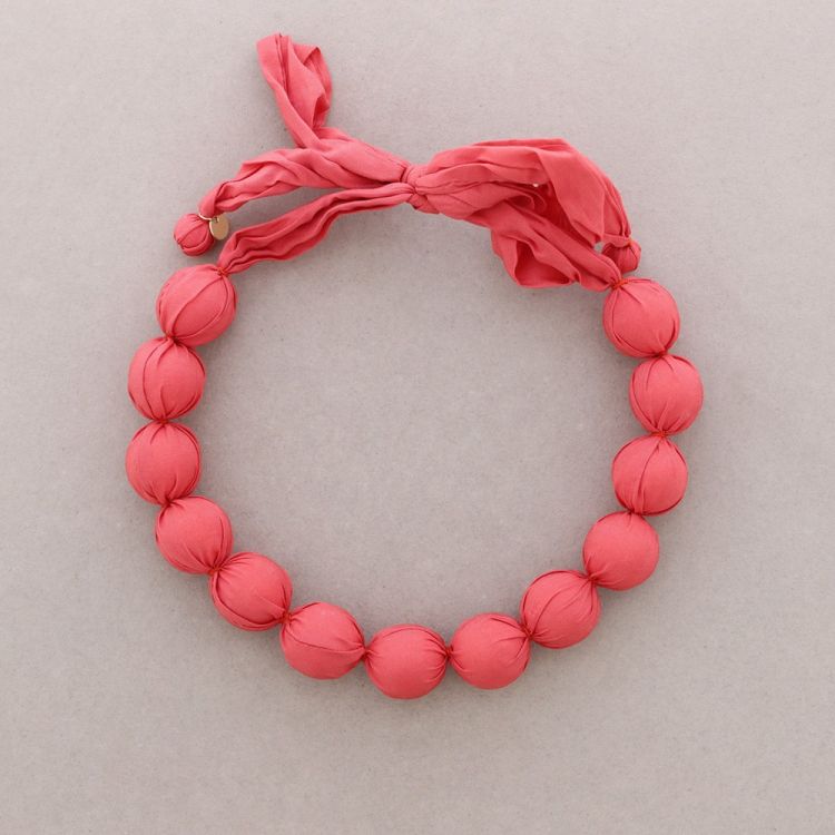COATED BALL CHOKER