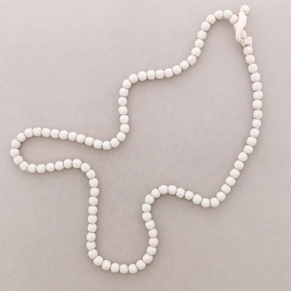 LONG NECKLACE WITH COATED BALLS 1.1M