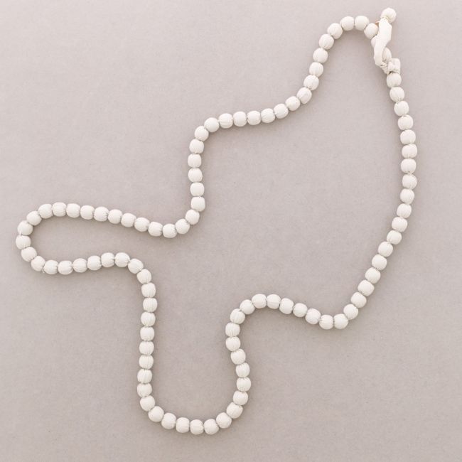 LONG NECKLACE WITH COATED BALLS 1.1M
