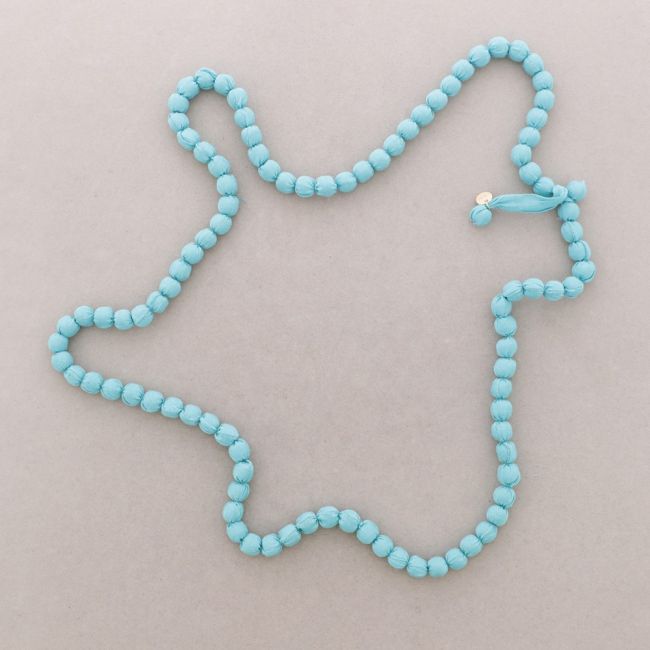 LONG NECKLACE WITH COATED BALLS 1.1M