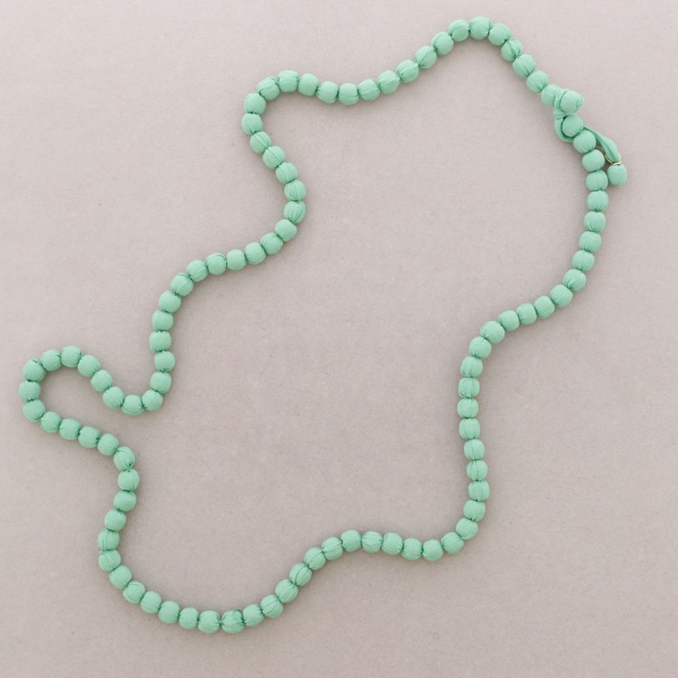 COLLAR LARGO BOLAS REVESTIDAS 1,1M