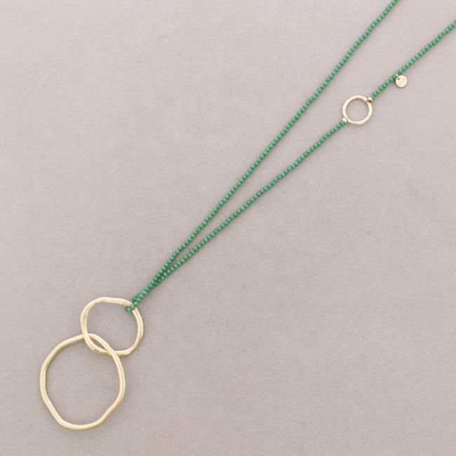 LONG NECKLACE WITH FACETED CRYSTALS, METAL LINK PENDANT