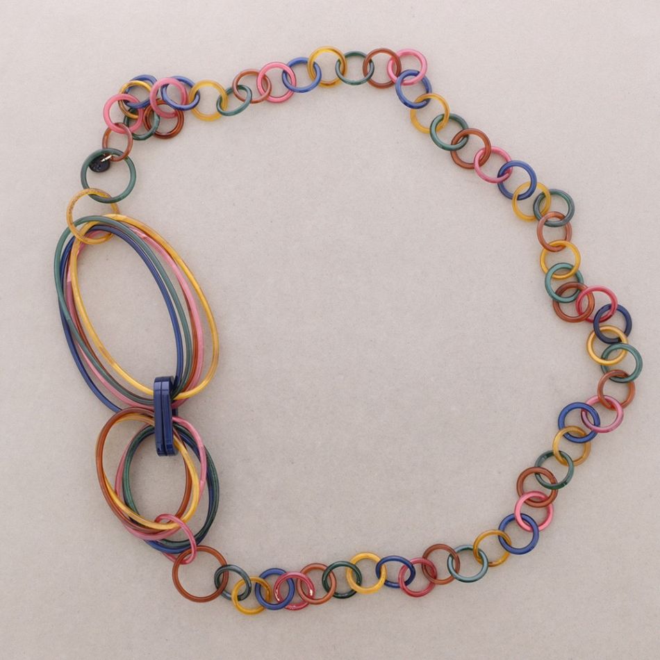 LONG NECKLACE WITH COLORFUL RESIN LINKS