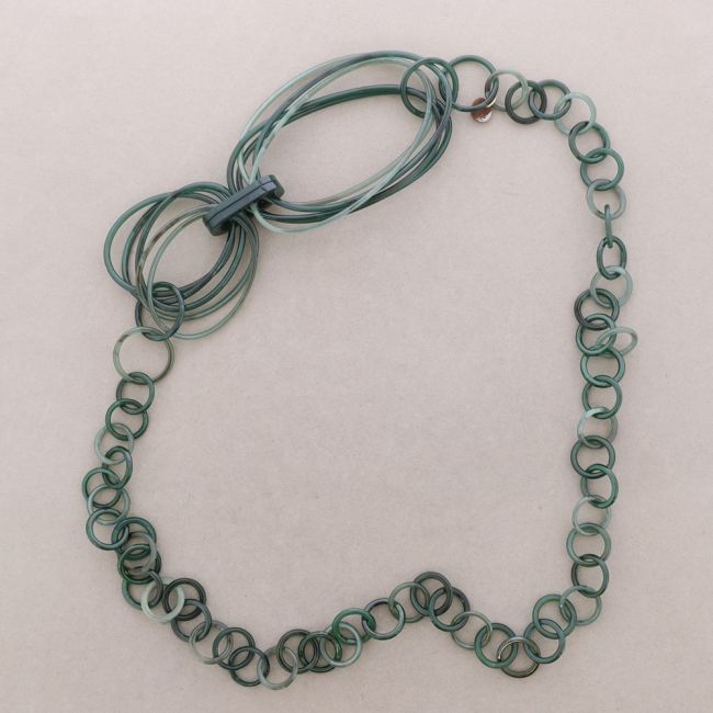 LONG NECKLACE WITH COLORFUL RESIN LINKS