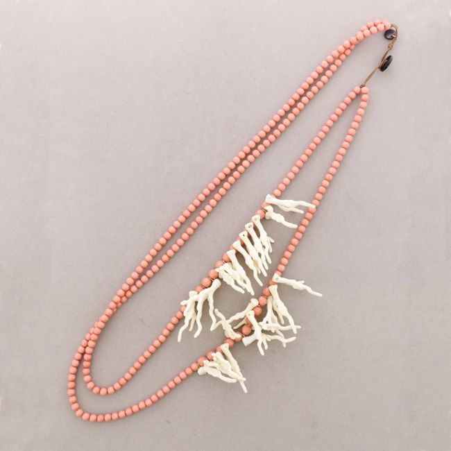 COLLAR LARGO DOBLE CUENTAS CORALES RESINA