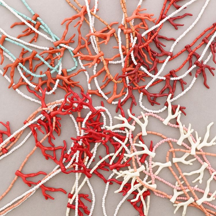 NECKLACE 4 CORAL BEADS RESIN 2