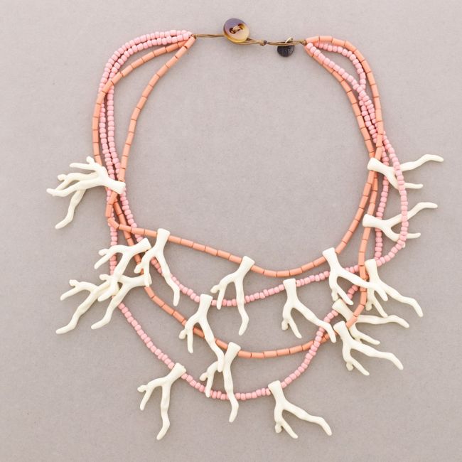 NECKLACE 4 CORAL BEADS RESIN