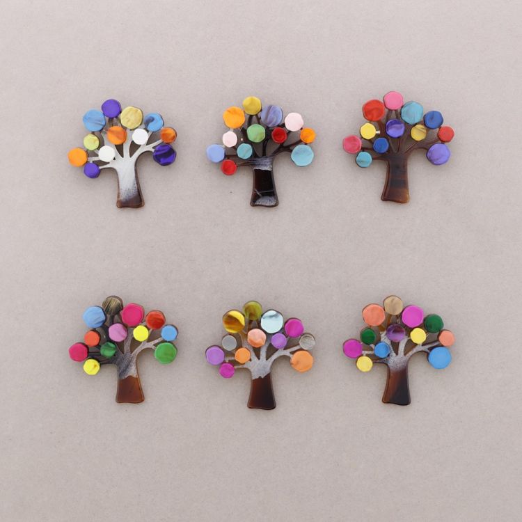 RESIN TREE BROOCH 2