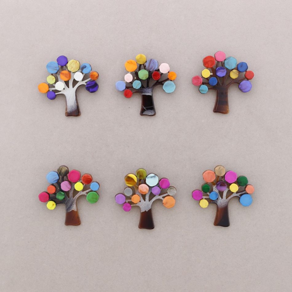 RESIN TREE BROOCH