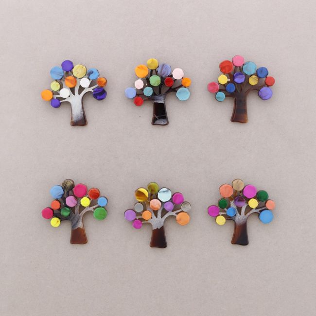 BROCHE ÁRBOL RESINA