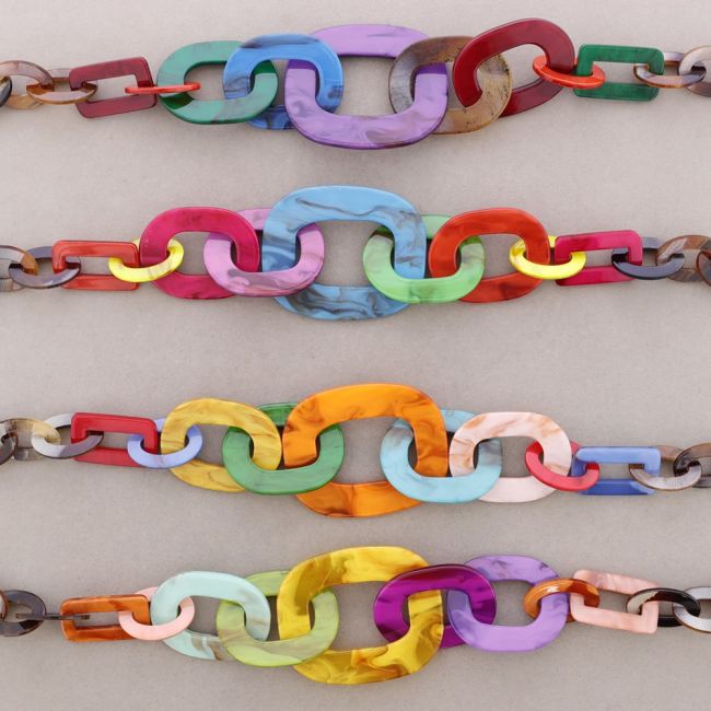 COLLAR LARGO ESLABONES RESINA