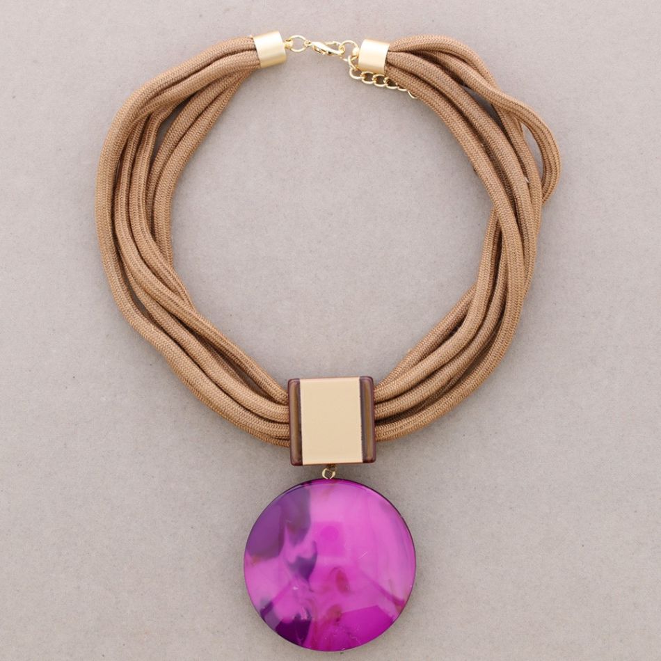RESIN PENDANT SHORT NECKLACE