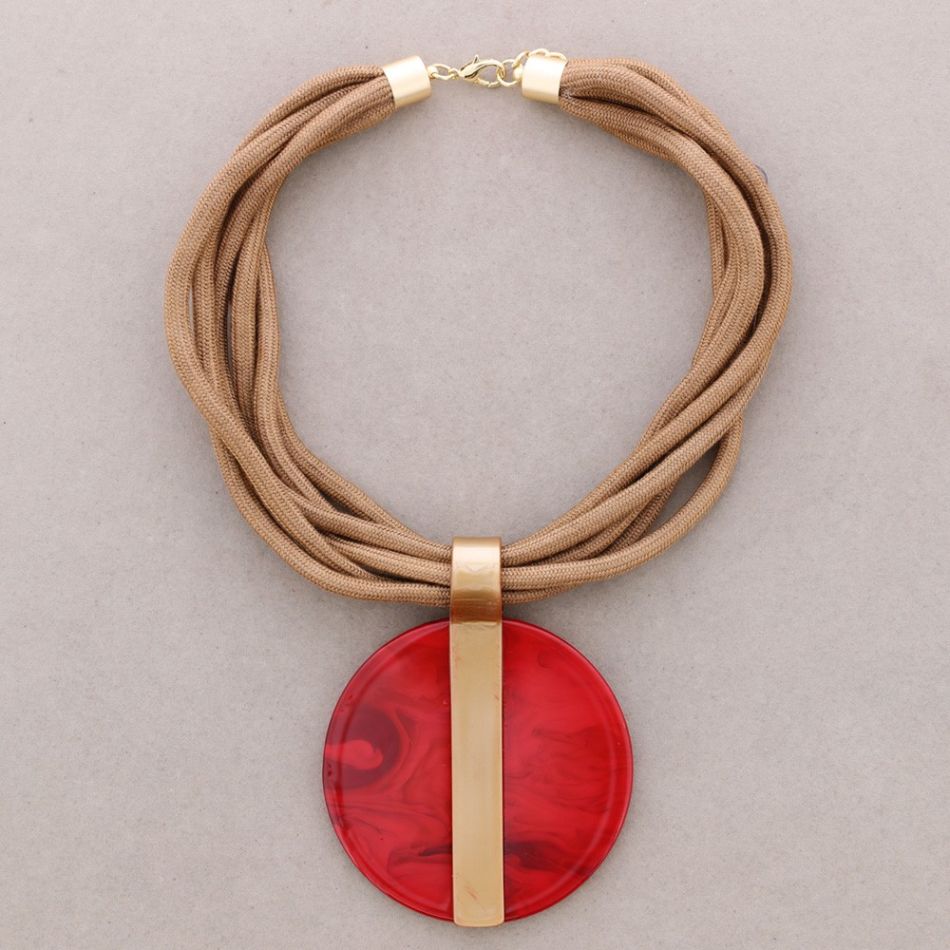 RESIN MEDALLION PENDANT NECKLACE