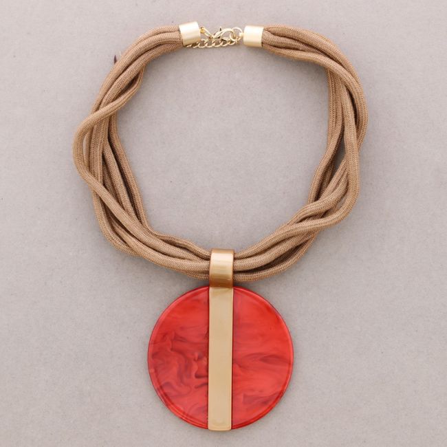 RESIN MEDALLION PENDANT NECKLACE